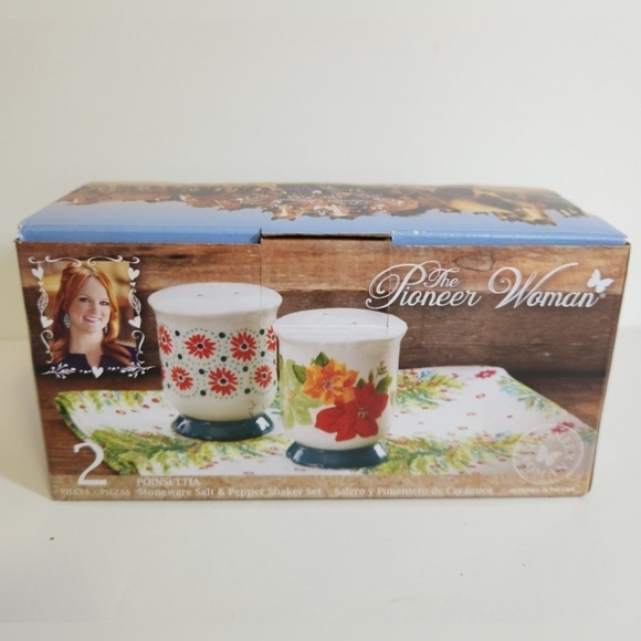 SOLD - Pioneer Woman Set - Picture 6 of 9